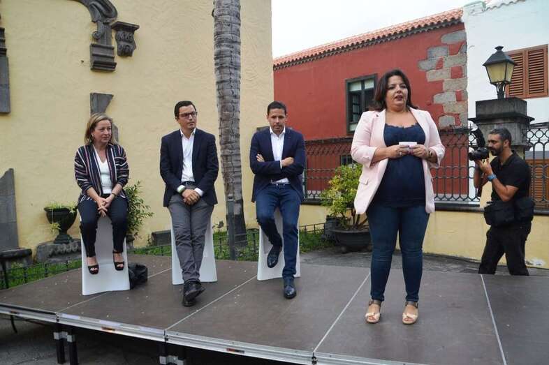 Gloria Cabrera, Héctor Suárez, Pablo Rodríguez y Ana Oramas, en el acto de presentación de candidatura de Suárez a la Alcaldía de Telde (Foto TA)